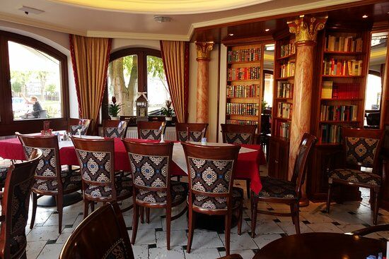 Theater Café Dolce Vita