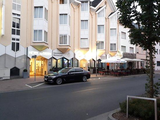 Japan Haus Sushi & Grill