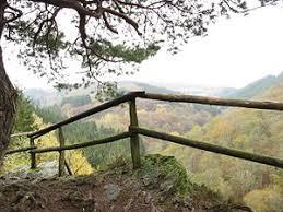 Mittleres Rurtal mit den Felsbildungen der Perdsley und Wiselsley