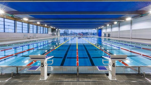 Rheinbad Hallenbad + Freibad