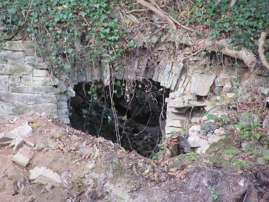 Burg Unterheiligenhoven